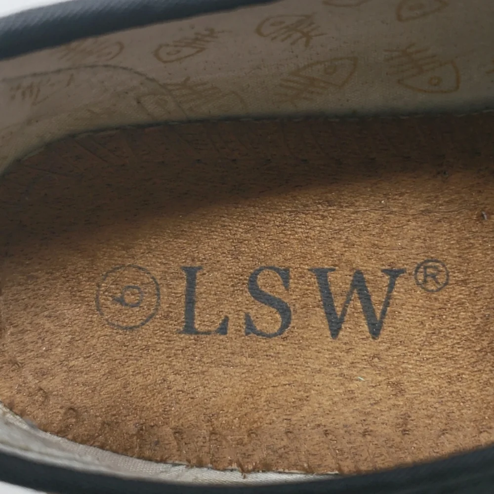 LSW lace up